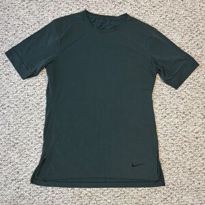 Nike Green Short Sleeve Tee Athletic Fit